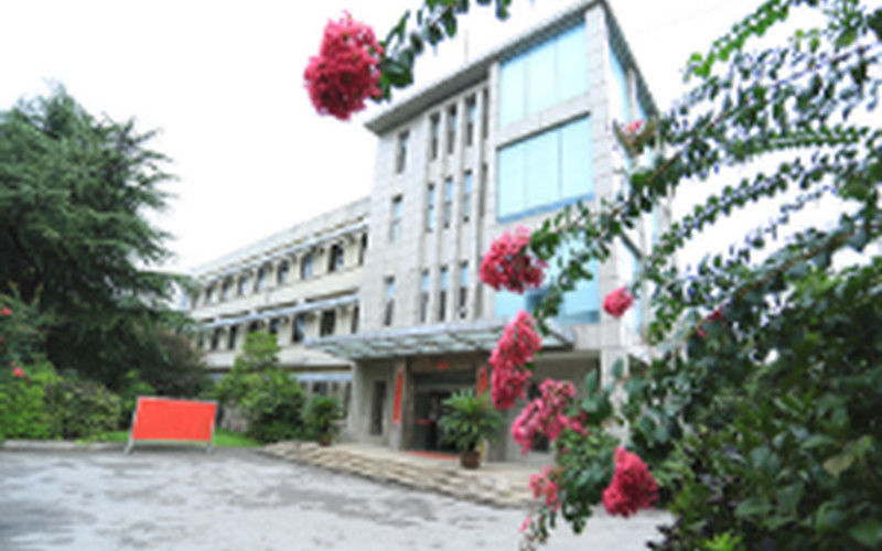 Jiangsu Province Yixing Nonmetallic Chemical Machinery Factory Co., Ltd производственная линия завода